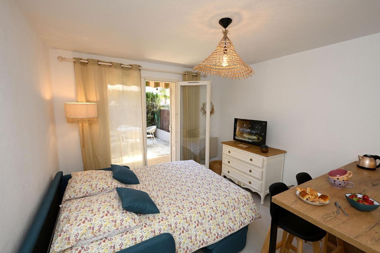 Charmant Studio 2A4 Pers Avec Jardin Et Place De Parking Situe A 5 Min A Pied De La Mer Bandol Eksteriør bilde