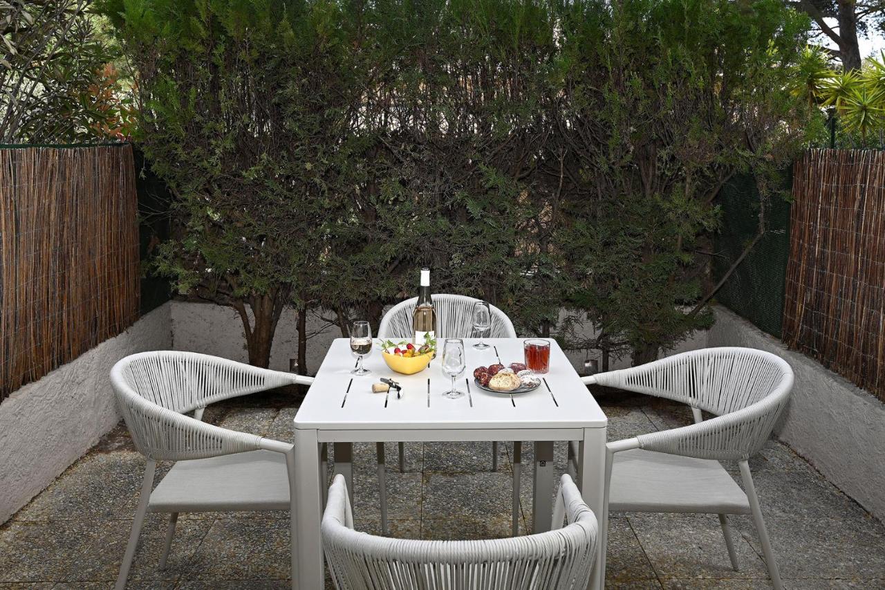 Charmant Studio 2A4 Pers Avec Jardin Et Place De Parking Situe A 5 Min A Pied De La Mer Bandol Eksteriør bilde
